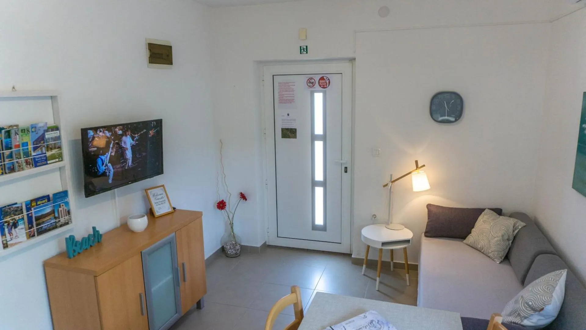 Apartments With A Parking Space Baska, Krk - 24097  Baska (Krk)